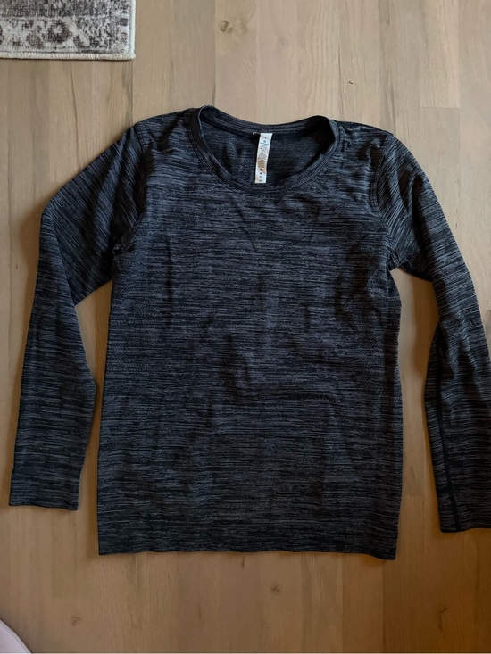 lululemon athletica Tops - Lululemon relaxed swiftly Heathered Black Long Sleeve Top